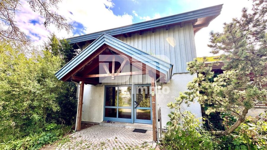 Zwei hochwertige Premium Doppelhaushälften im Paket auf großem Gewerbegrundstück - Haus 1 Frontansicht Haupteingang